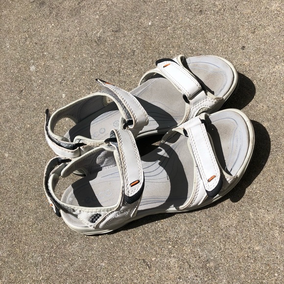 ecco sandals size 37